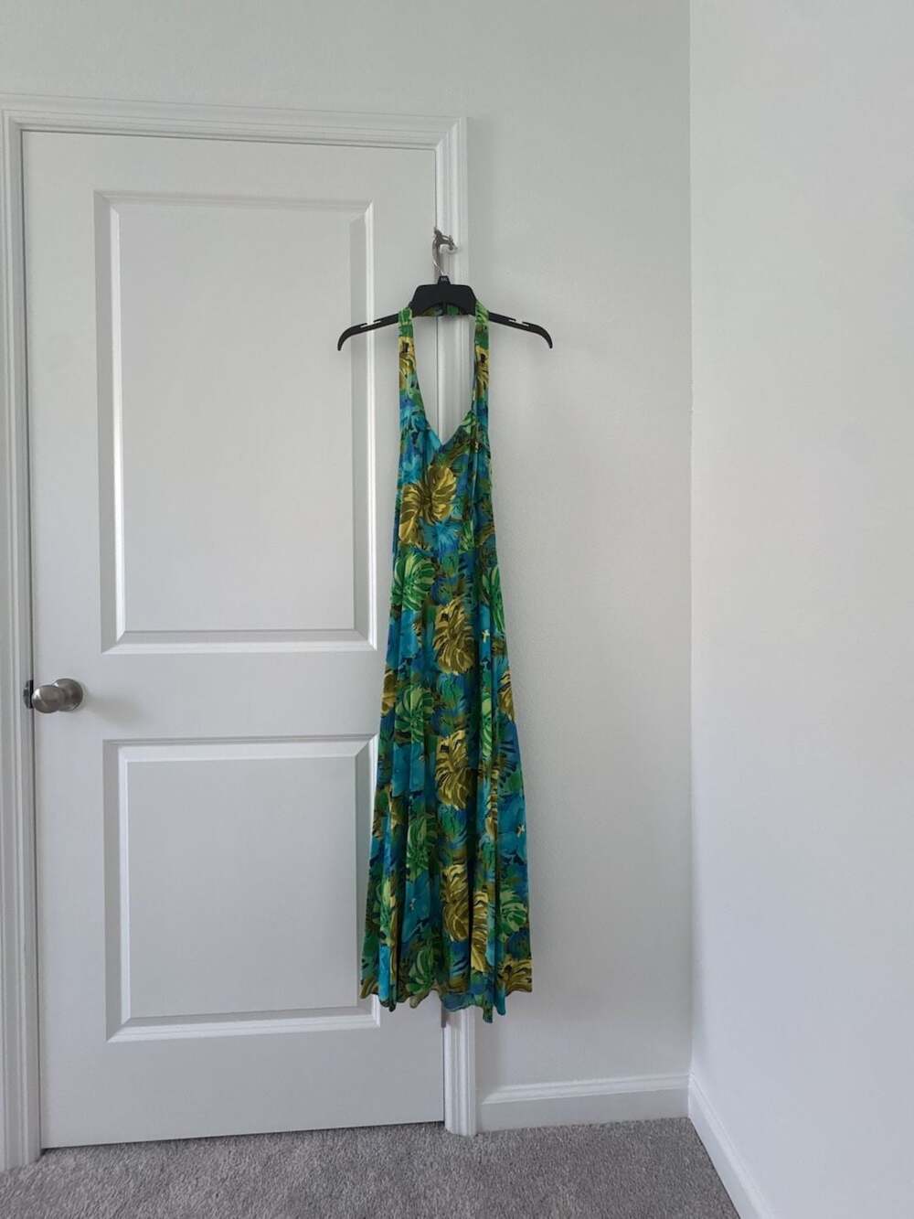 Steppin' Out Tropical Floral Halter Maxi Dress sz 9